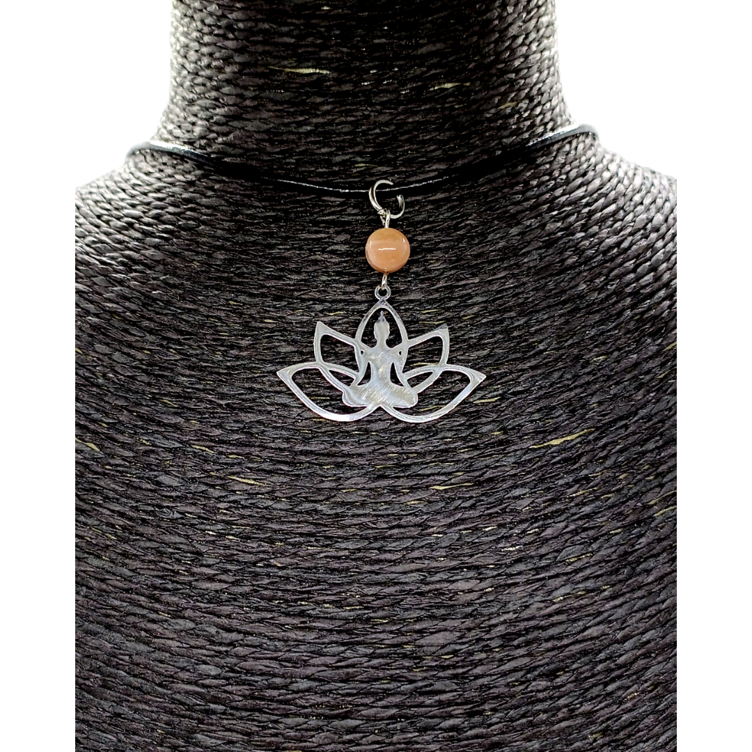 Collier - Lotus Méditation - Pierre de Lune 8 mm