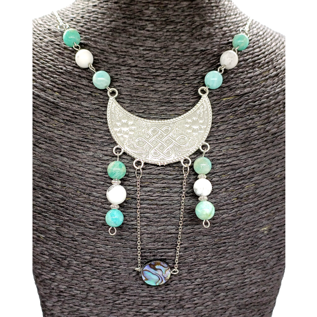Collier - Amazonite, Howlite, Abalone et Croissant de lune