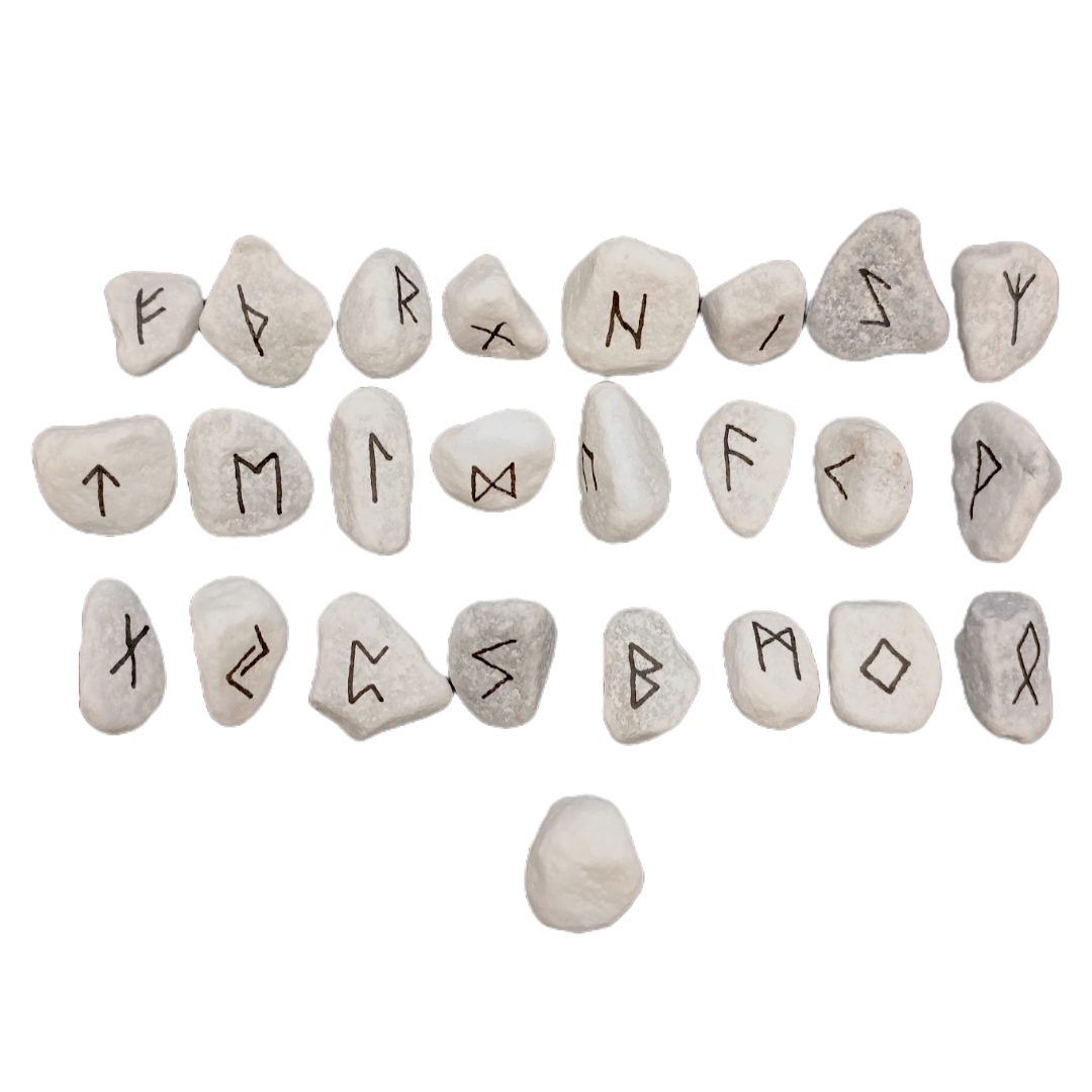 Set de runes Futhark peintes sur marbre blanc