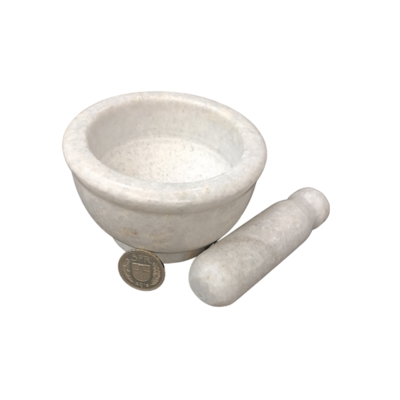 Mortier et pilon en marbre blanc