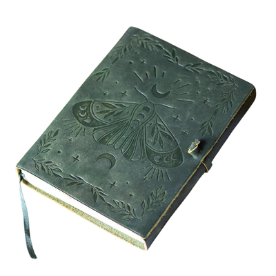 Grimoire en cuir élément terre
