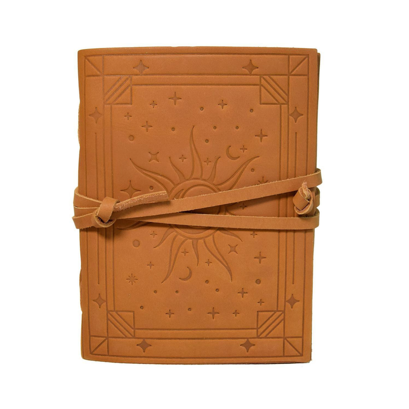 Grimoire en cuir élément feu