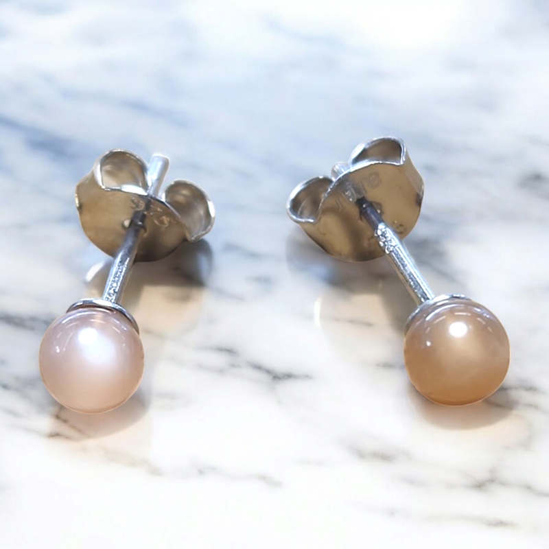 Puces d’oreilles Pierre de Lune – 4 mm – Argent 925