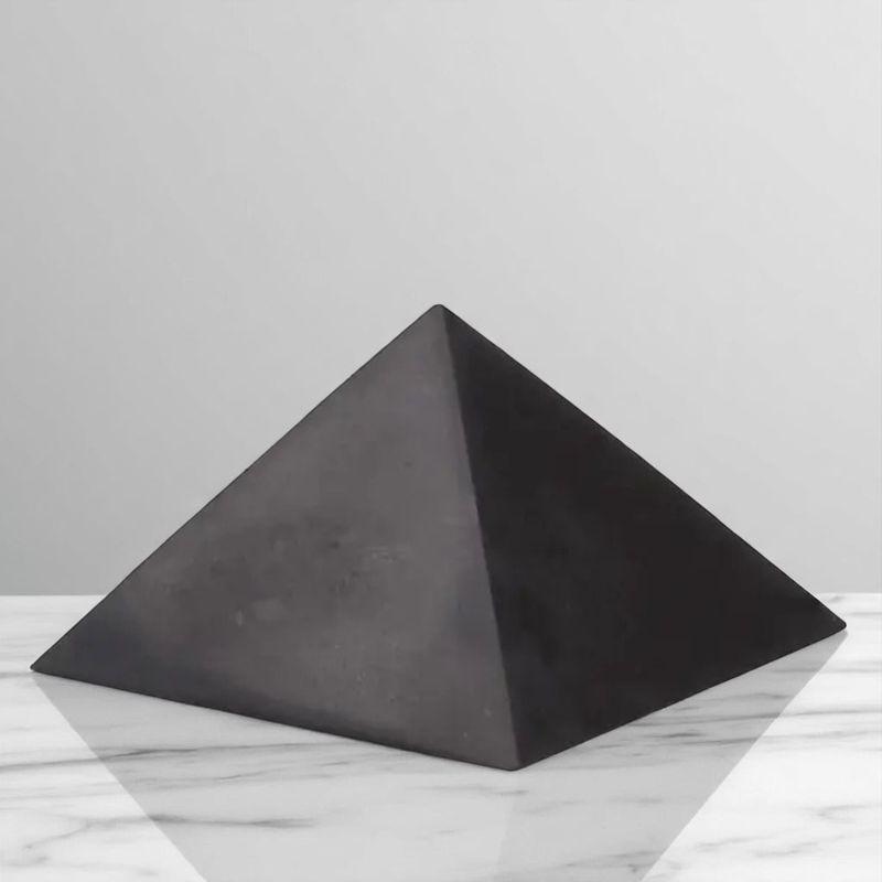 Pyramide Shungite 15x15cm