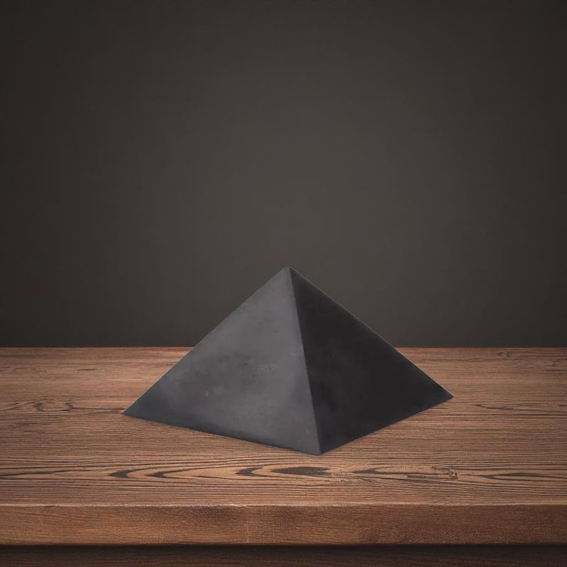 Pyramide Shungite 5x5cm
