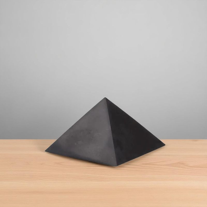 Pyramide Shungite 5x5cm