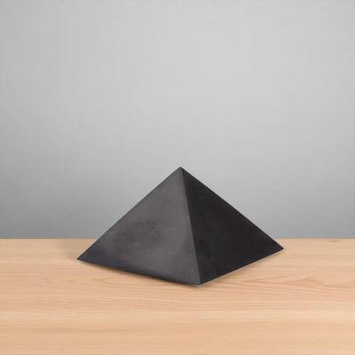 Pyramide Shungite 5x5cm