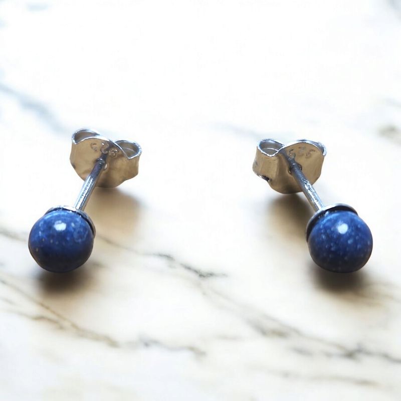 Puces d’oreilles Dumortiérite – 4 mm – Argent 925