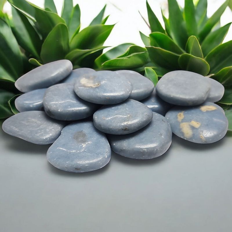 Galet d’Angélite – Environ 4 cm