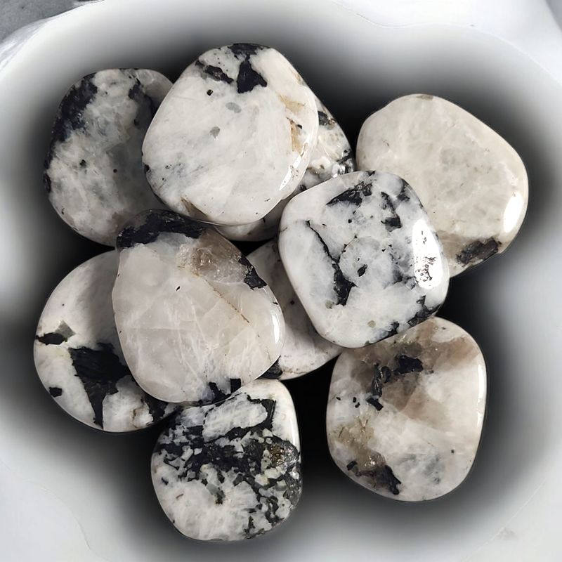 Galet Pierre de Lune Arc-en-Ciel – Environ 4 cm