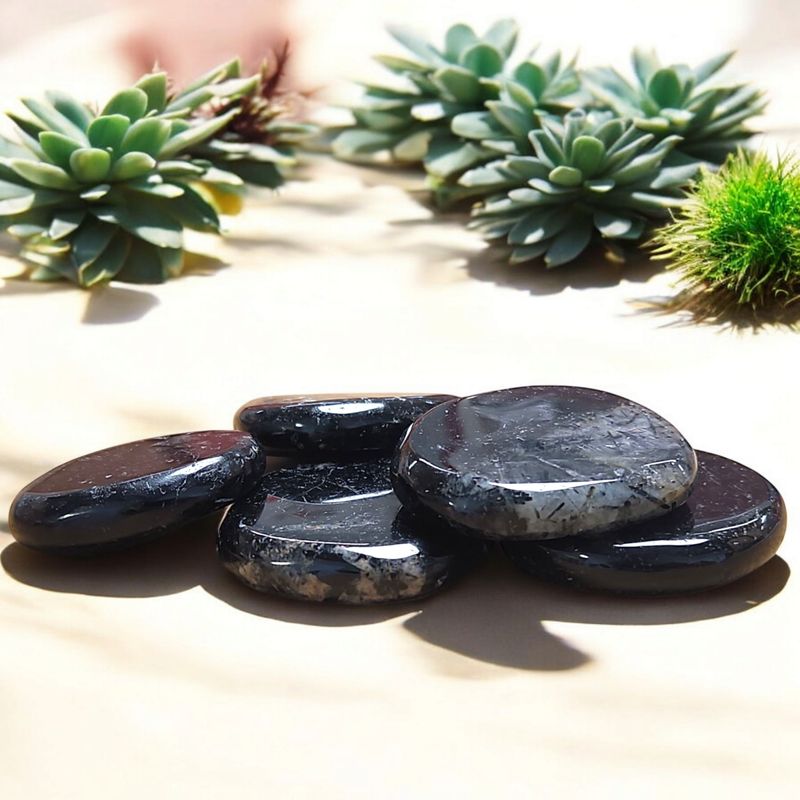 Galet de Tourmaline Noire – Environ 4 cm