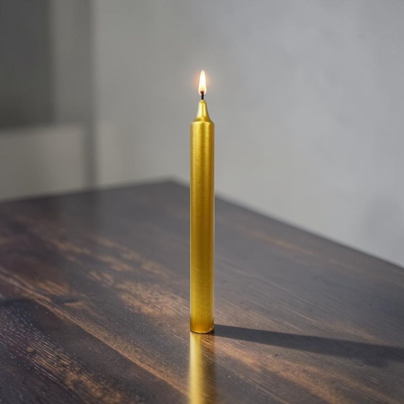 Bougie chandelle or - 22 cm de hauteur et pèse 60 gr