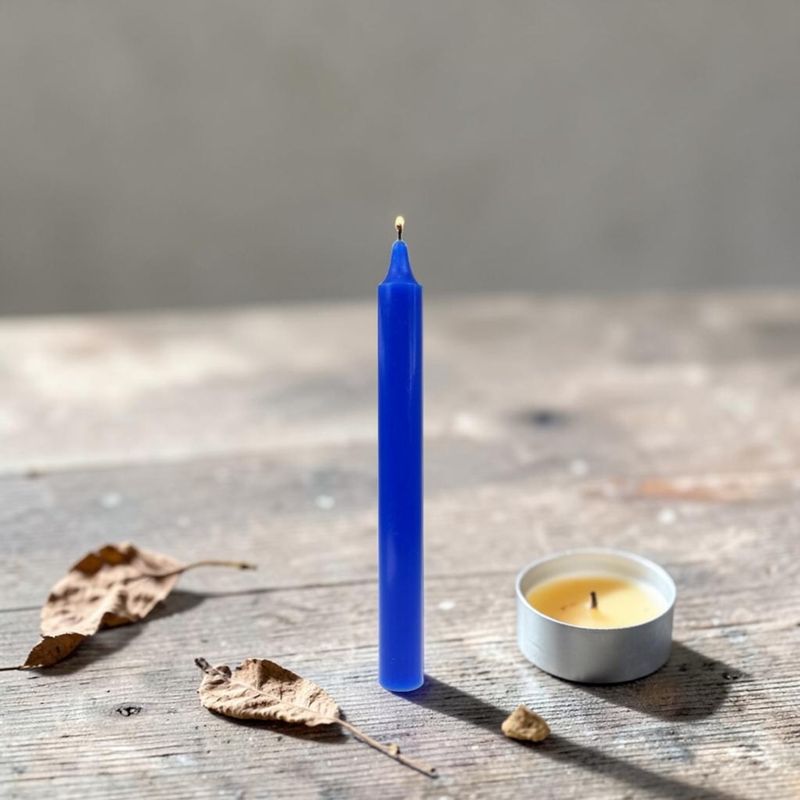 Bougie bleu roi – Dimension : Hauteur : 22 cm Poids : 60 gr