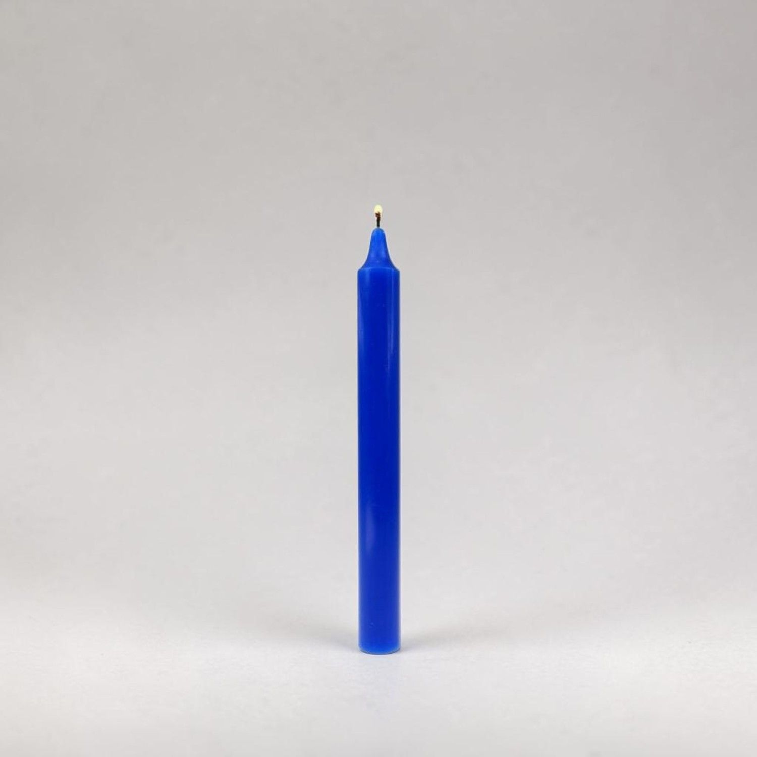 Bougie bleu roi – Dimension : Hauteur : 22 cm Poids : 60 gr