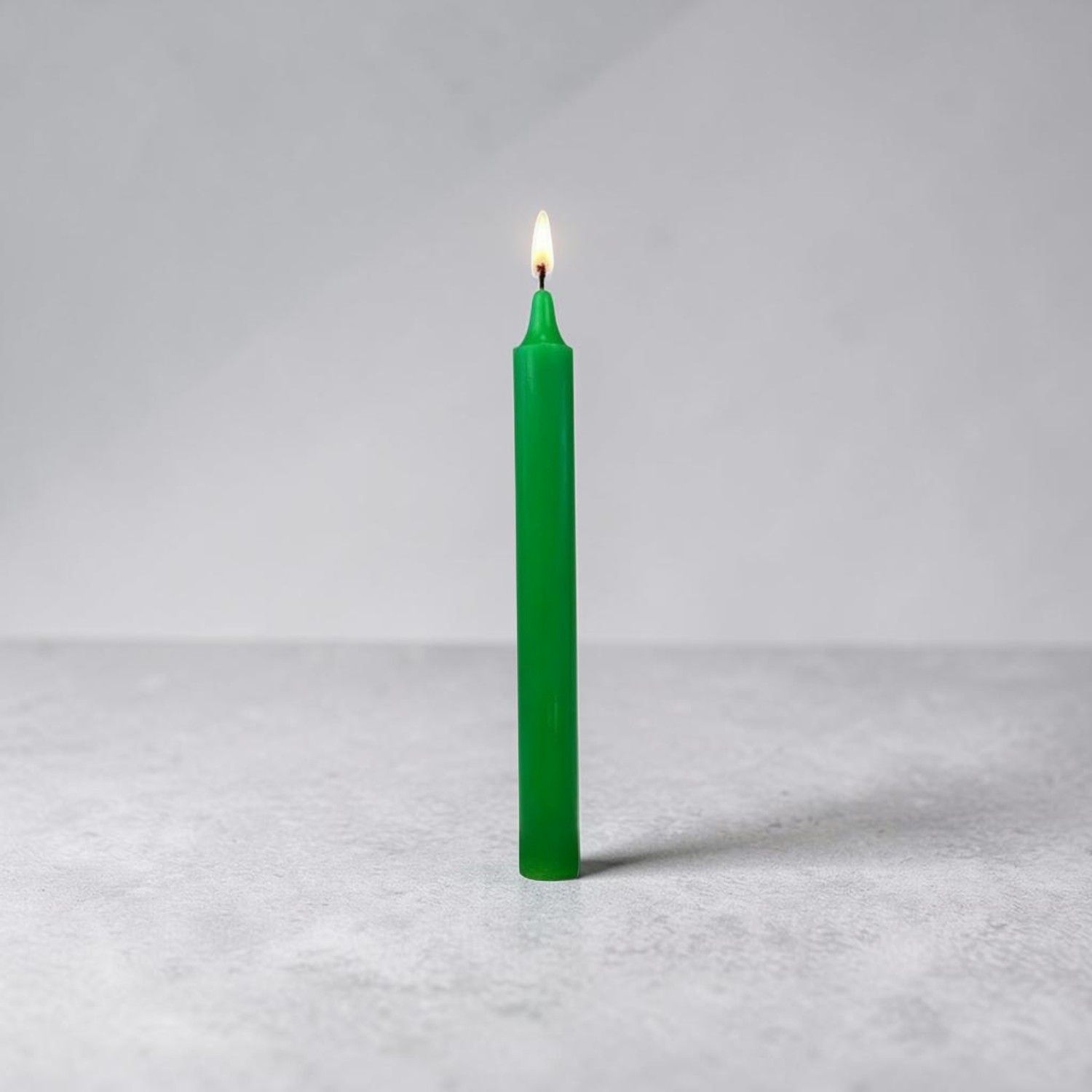 Bougie vert vif – Dimension : Hauteur : 22 cm Poids : 60 gr