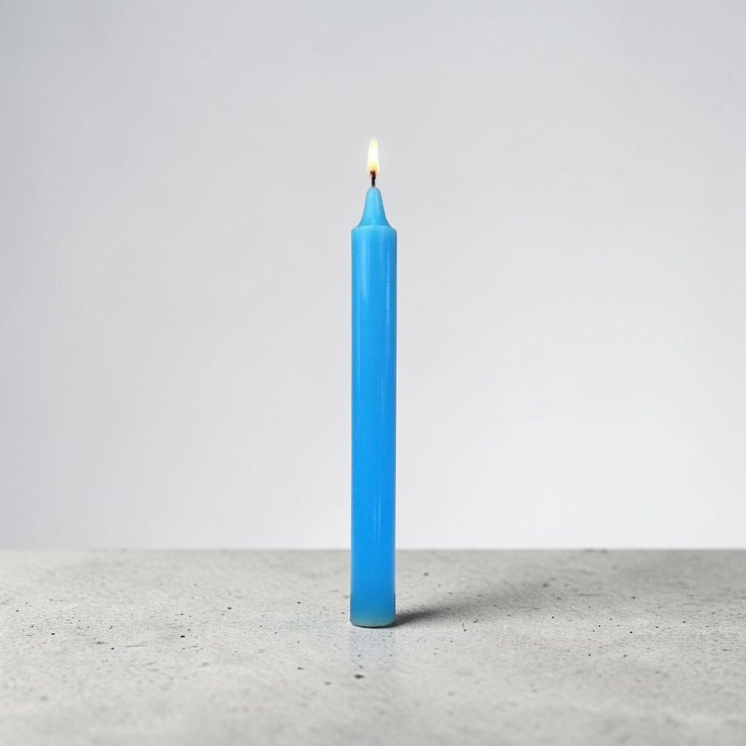 Bougie bleu ciel – Dimension : Hauteur : 22 cm Poids : 60 gr