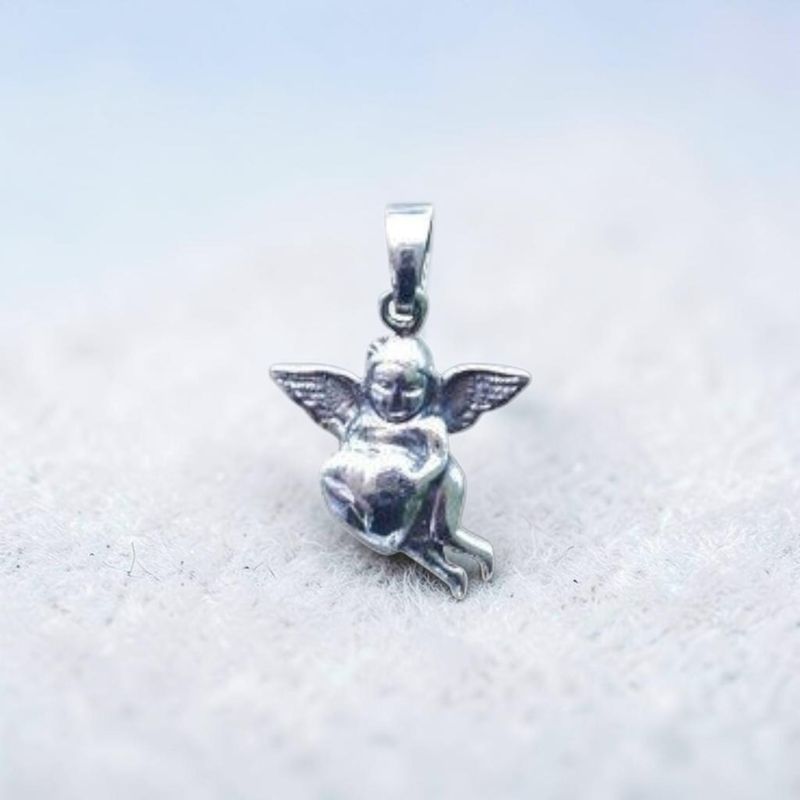 Pendentif ange avec cœur