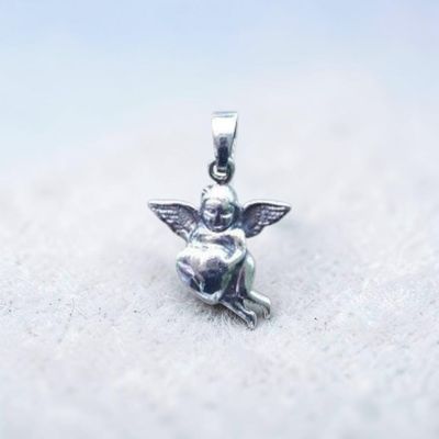 Pendentif ange avec cœur