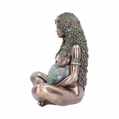 Gaïa assise