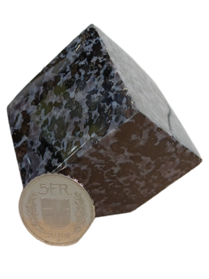 Cube de Merlinite - 536 gr