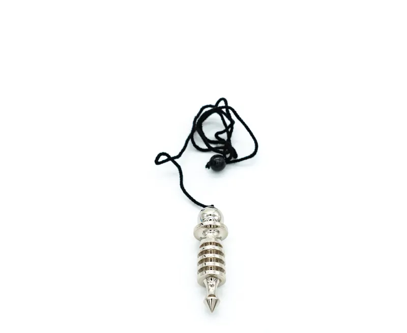Pendule isis en laiton chromé brillant 27g
