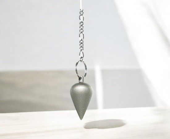 Pendule goutte en laiton chromé mat