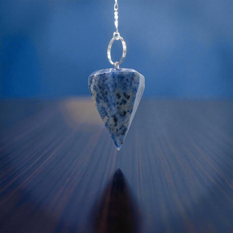​Pendule Hexagonal en Sodalite - 18g
