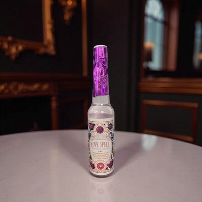 Flacon Eau Nettoyante Love Spell – 221 ml