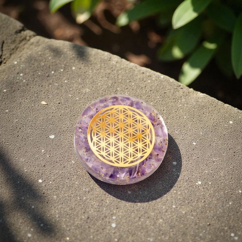 Disque d’Orgonite &amp; Améthyste – Fleur de Vie Dorée - 4cm