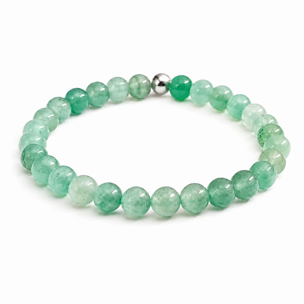 Bracelet en aventurine verte naturelle avec perles 6 mm sur fond blanc