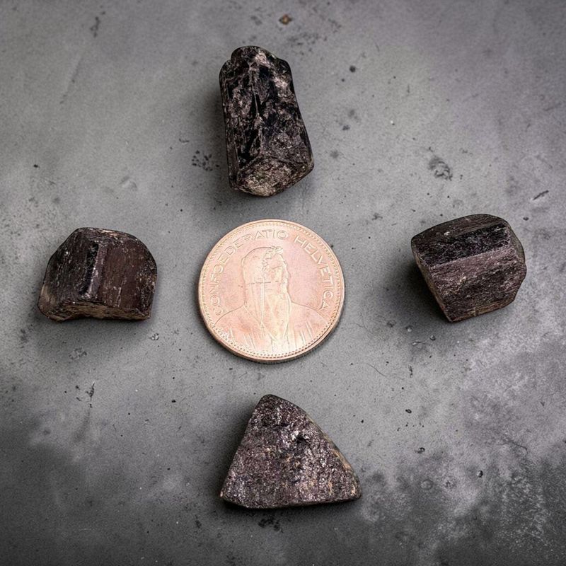Mini Tourmaline noire brut - 2 à 4 cm