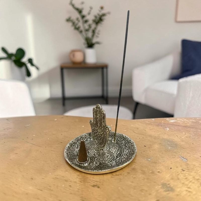Porte-Encens Main de Fatima en Aluminium – Cônes &amp; Bâtonnets