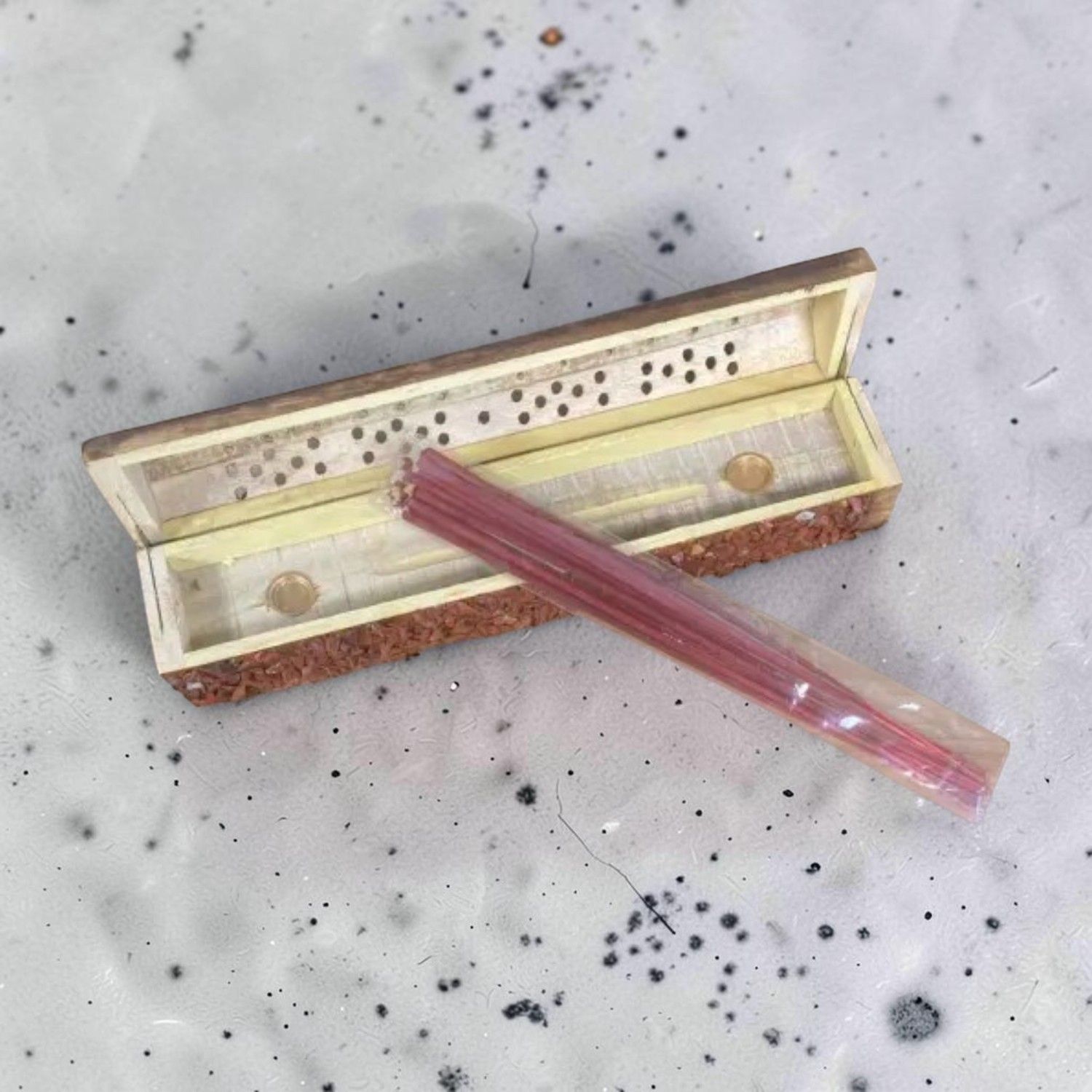 Brûle-Encens en Bois avec Jaspe Rouge – Élément Feu