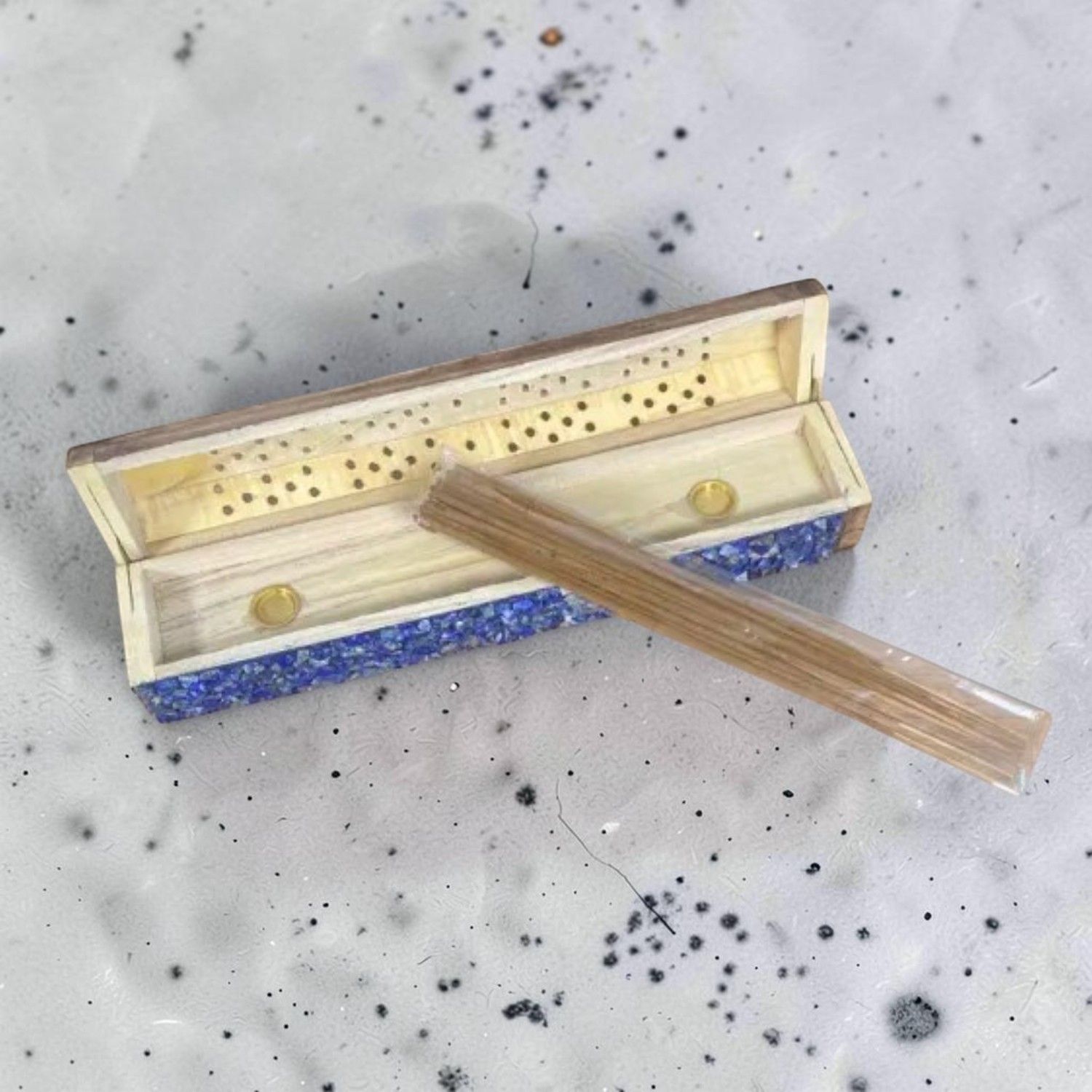 Brûle-Encens en Bois avec Sodalite – Élément Eau Brûle-Encens en Bois avec Sodalite – Élément Eau