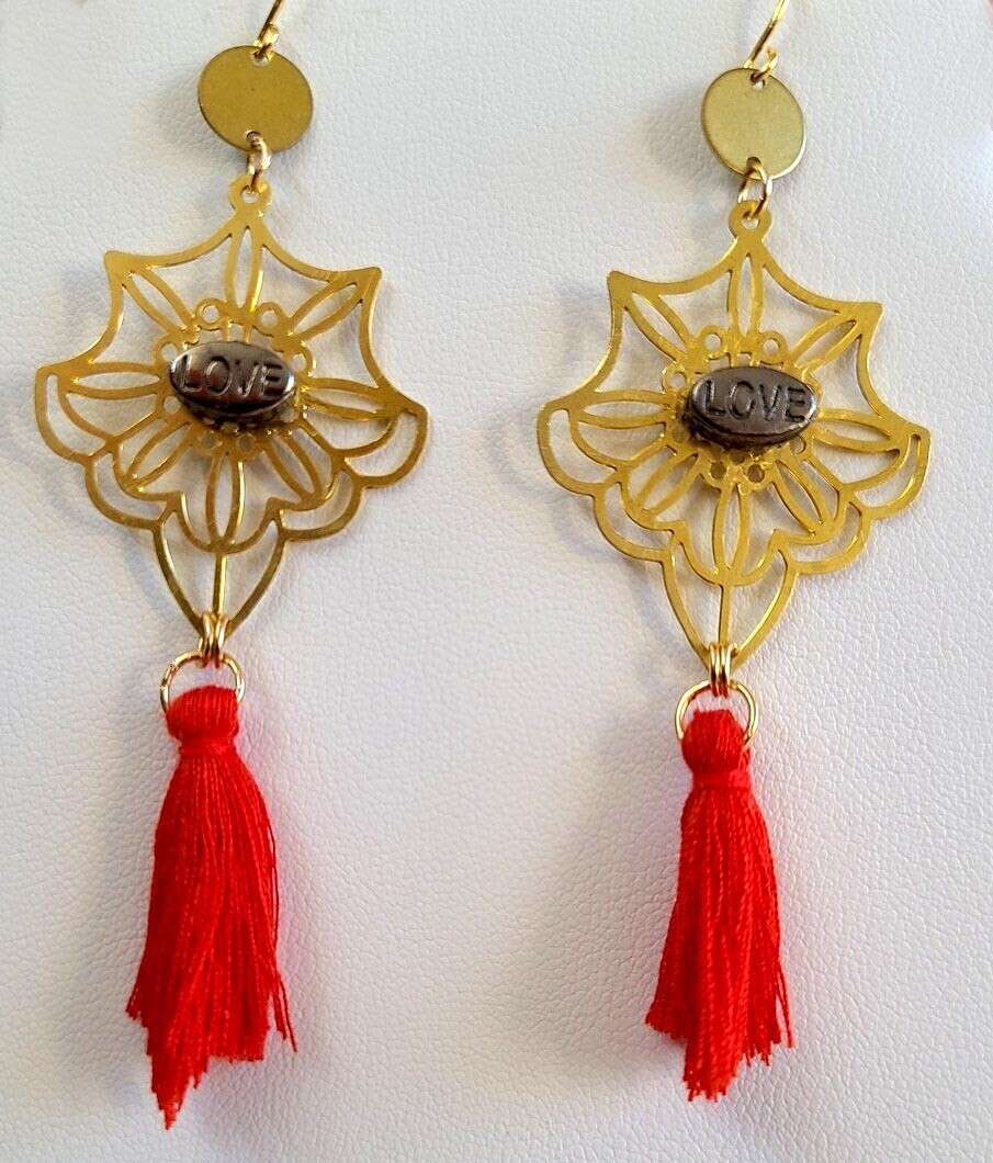Love with red tassels