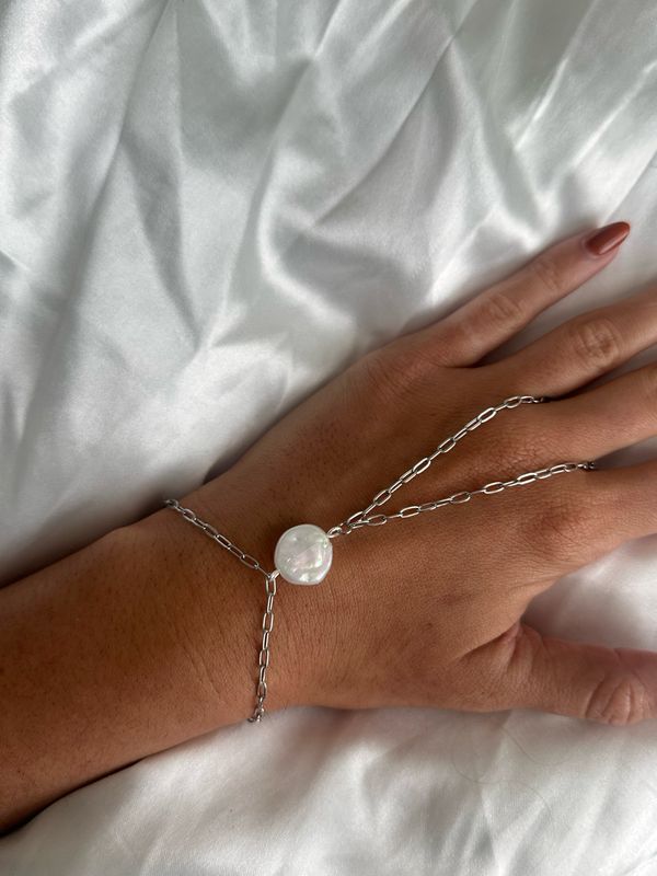Single Pearl Hand Chain