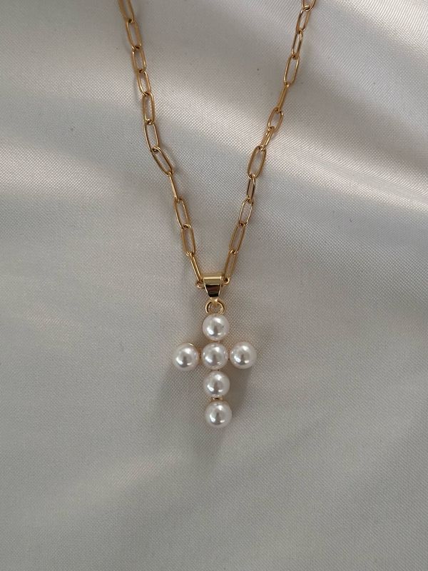 Pearl cross necklace