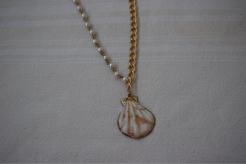 Natural Scallop Necklace