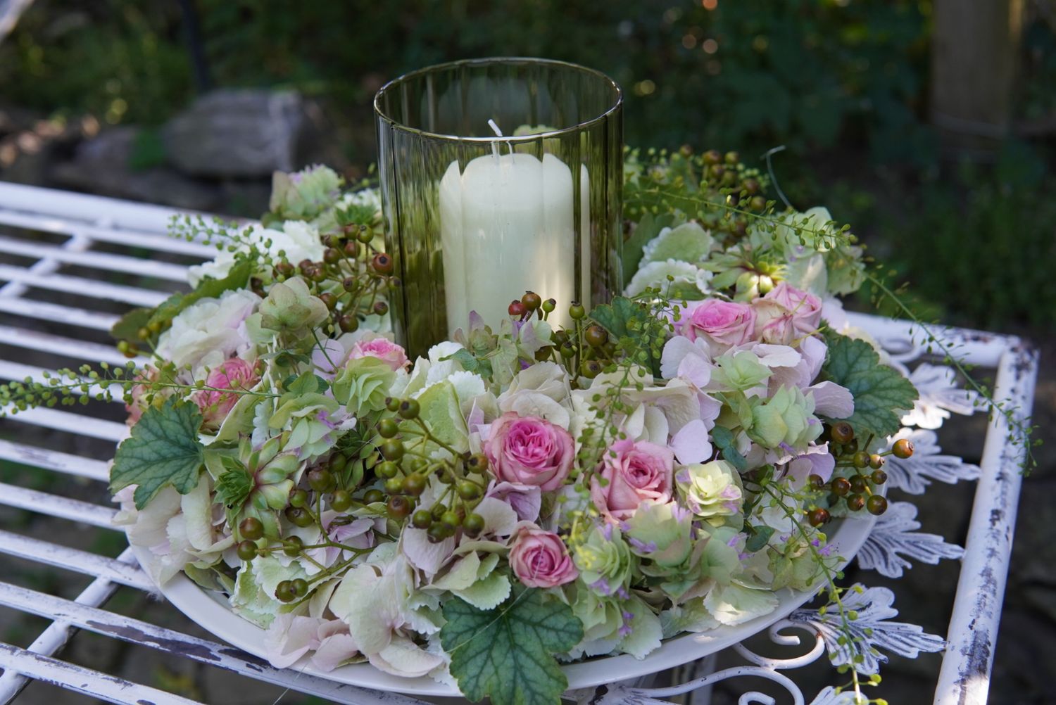 Hortensienkranz mit Rosen