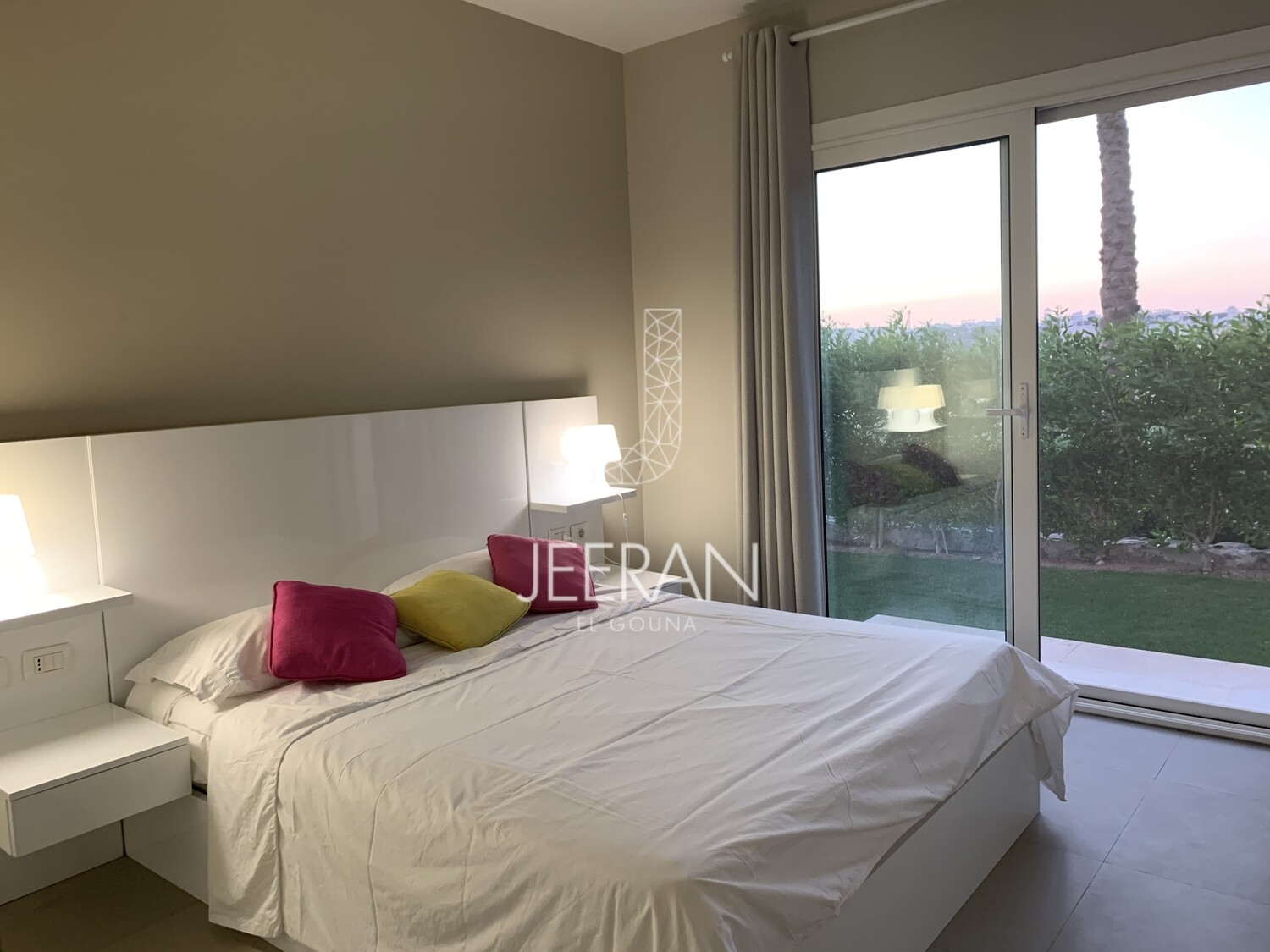 1 bedroom apt Joubal Views