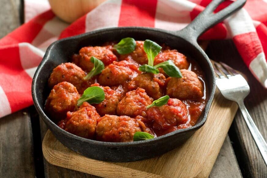 Albóndigas italianas keto con queso mozzarella