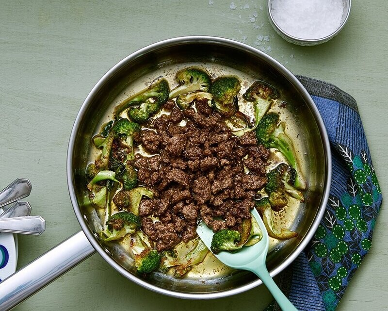 Plato keto de carne molida y brócoli