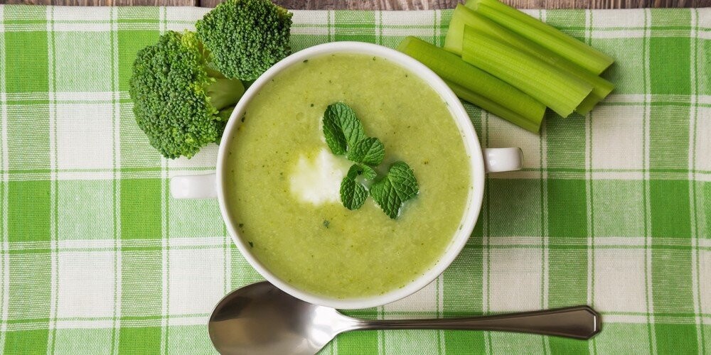 Sopa Cremosa de Apio y Brócoli
