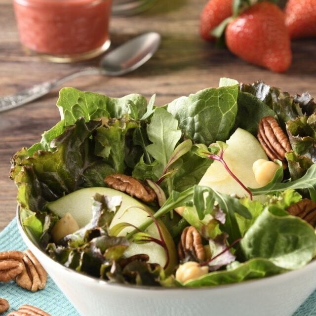 Ensalada de manzana con garbanzo y nuez