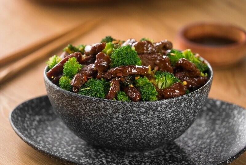 Salteado de brócoli y carne
