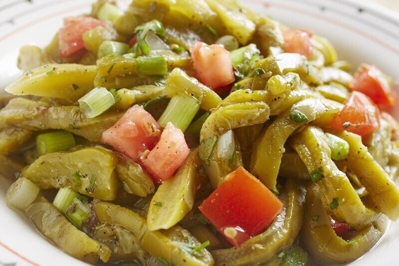 Ensalada de nopales curados