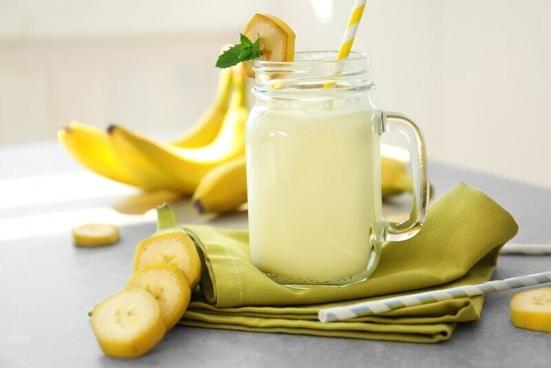 Batido de plátano con jengibre y leche de coco