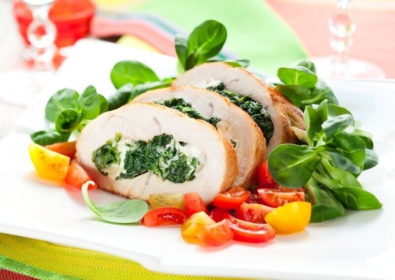 Pechuga de pavo rellena de espinaca y pimiento
