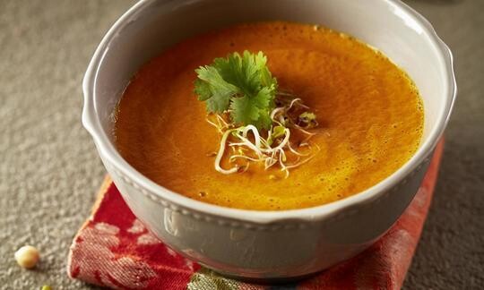 Puré de chía, leche de coco, pimientos y jengibre