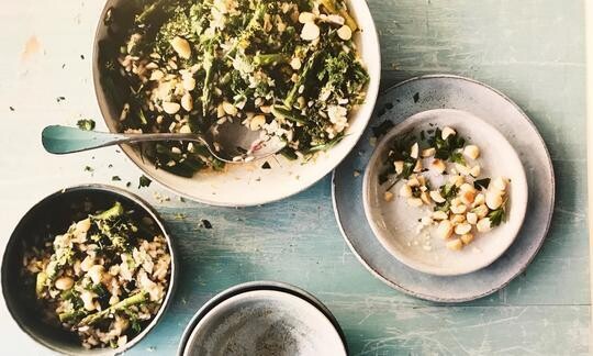 Irresistible risotto de espárragos y nueces de macadamia
